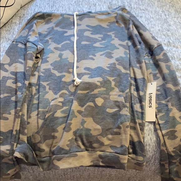 Tresics Jackets & Blazers - cropped light camo hoodie